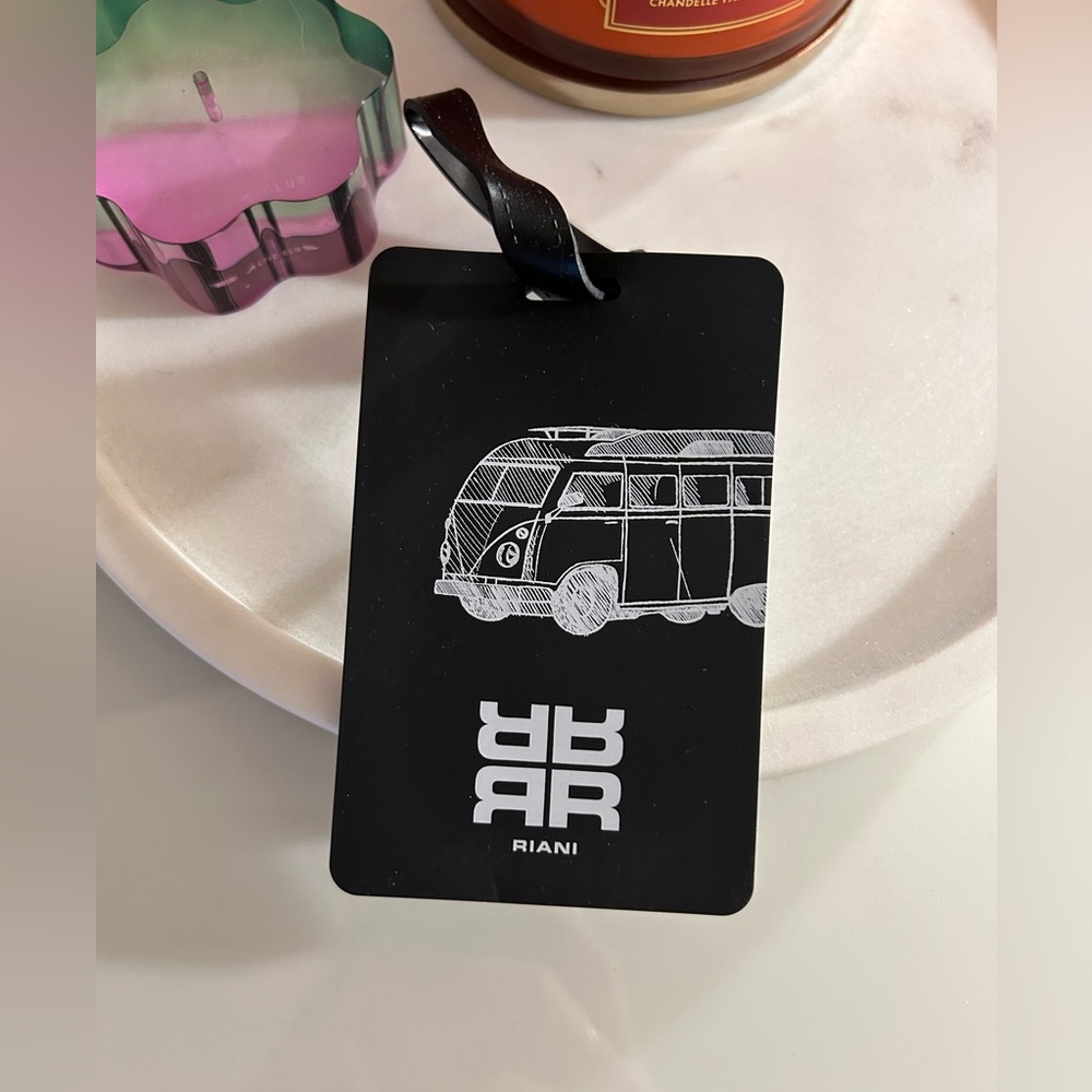 Black Riani Luggage Tag